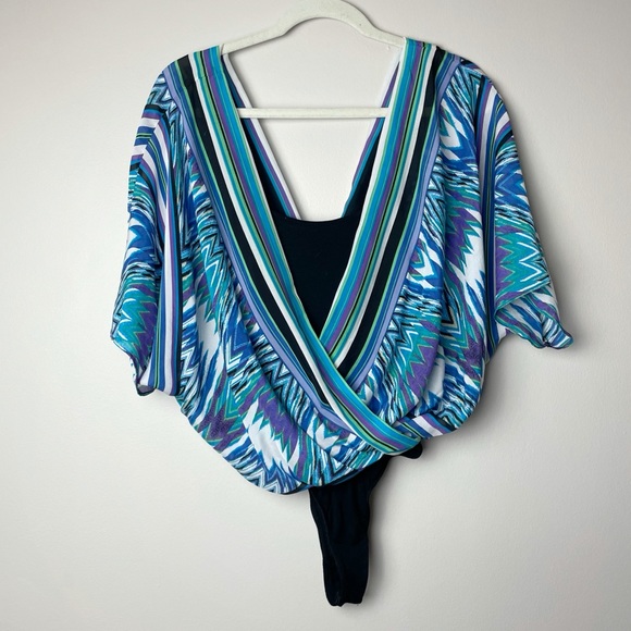 Bebe 2000s 100% Silk Striped Zig Zag Chevron Asymmetrical Bodysuit Blouse - Picture 5 of 12